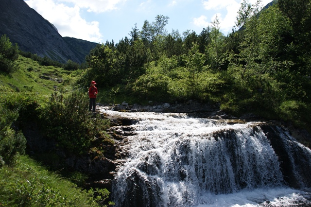 Wasserfällchen am Lechoberlauf (Foto: hikekarin.com)
