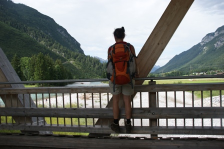Der Lech, die Brücke und ich (Foto: hikekarin.com)