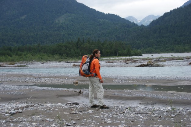 Im wilden Flussbett des Lech (Foto: hikekarin.com)