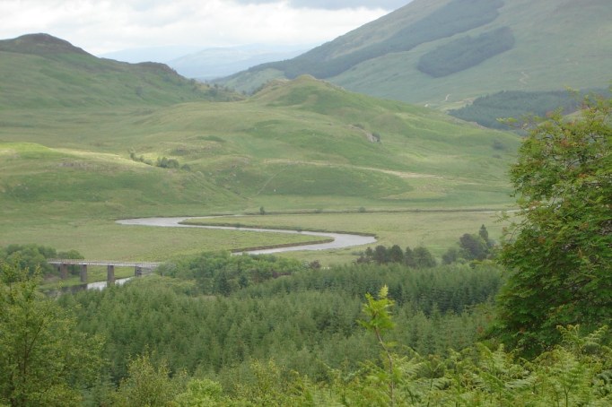 River Fillian mit seinen Mäandern (Foto: Hikekarin.com)
