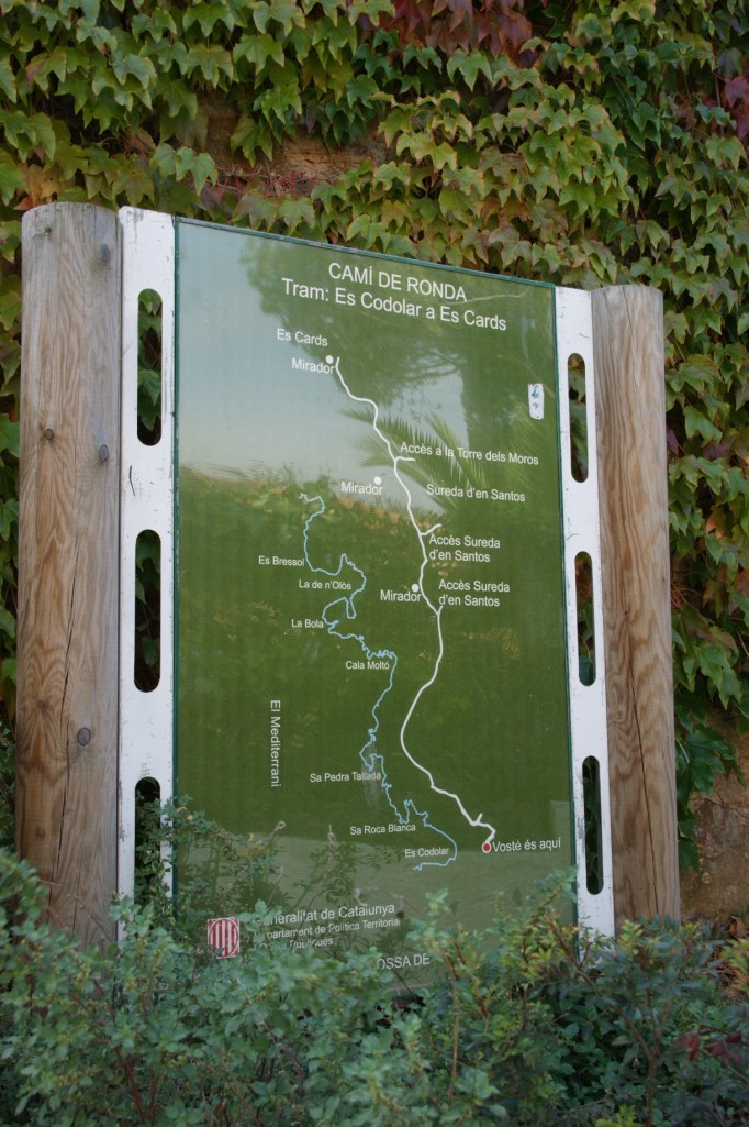 Infotafel zum Fernwanderweg (Foto: Hikekarin.com)