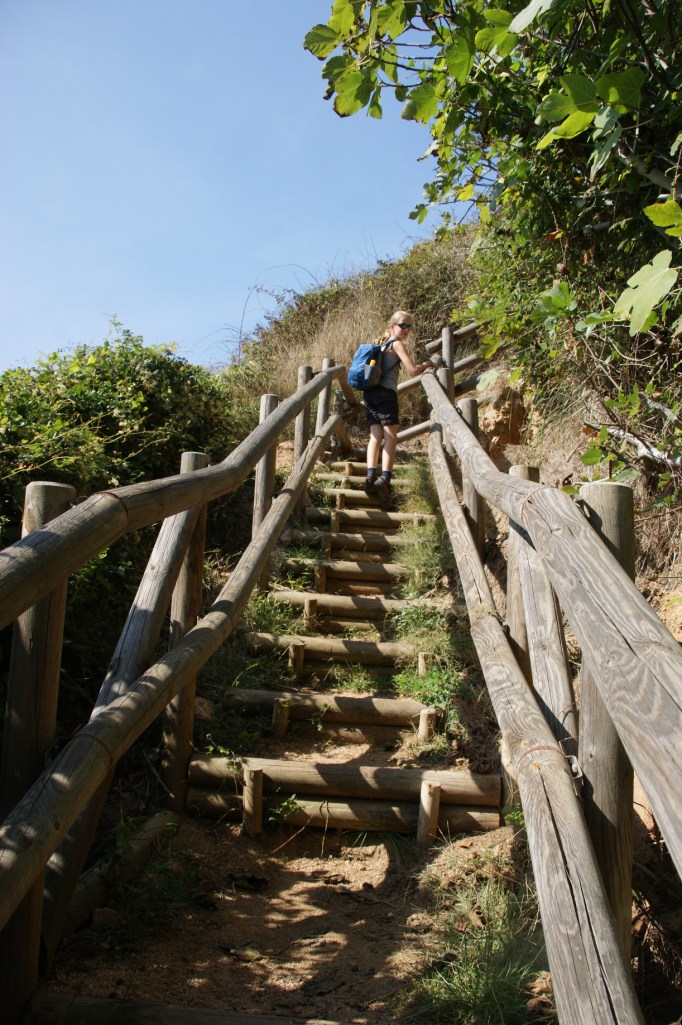 Treppchen führen aus mancher Bucht hinaus ... (Foto: Hikekarin.com)