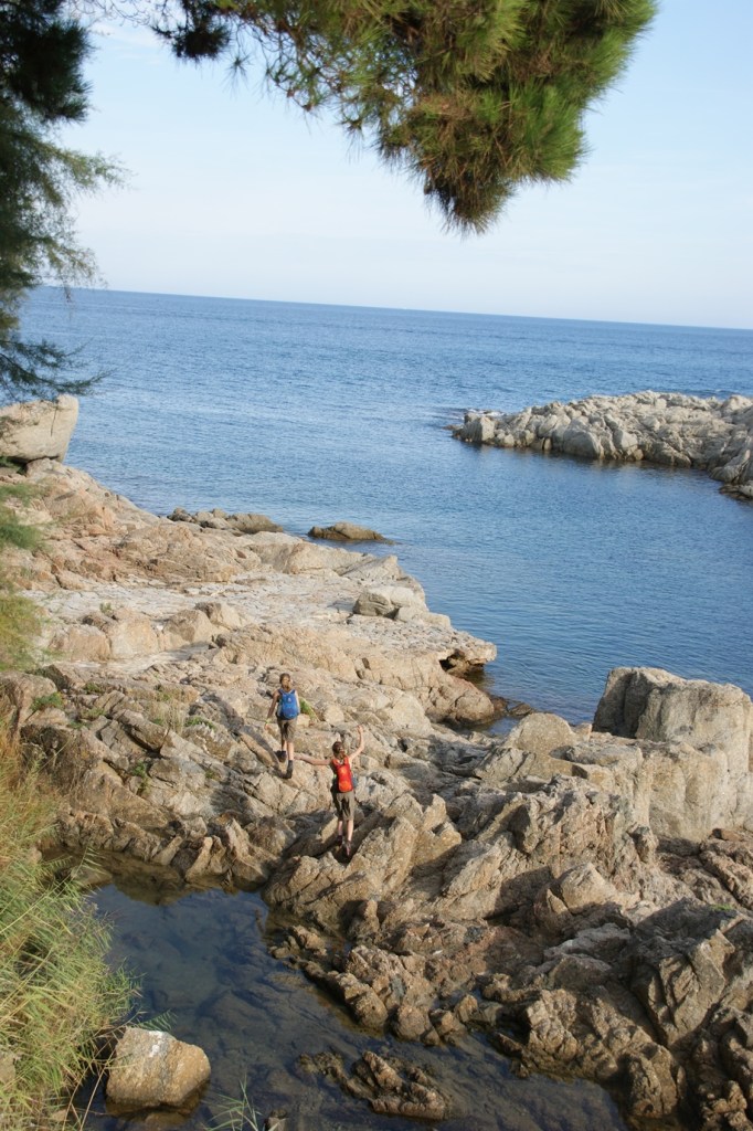 Pfadfinder in der Brandungszone (Foto: Hikekarin.com)