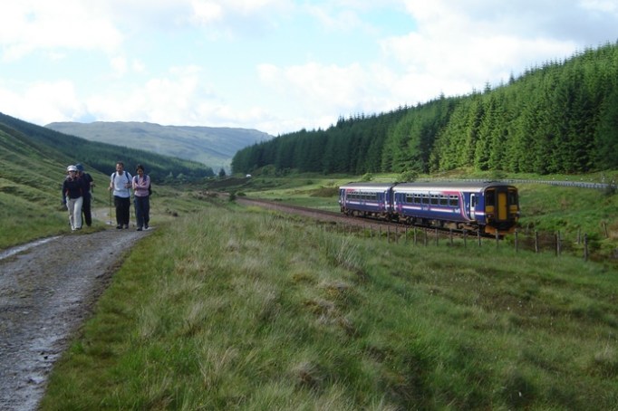 Eisenbahn durch die Highlands (Foto: Hikekarin.com)