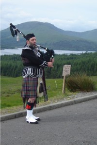 Schottenrock und Dudelsack (Foto: Hikekarin.com)
