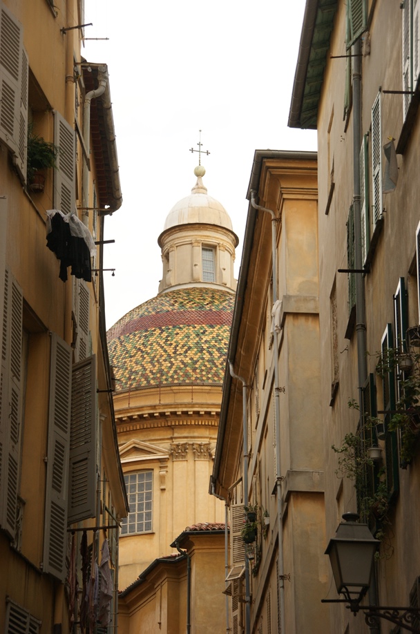 Blick auf das Dach der Kathedrale (Foto: Hikekarin.com)