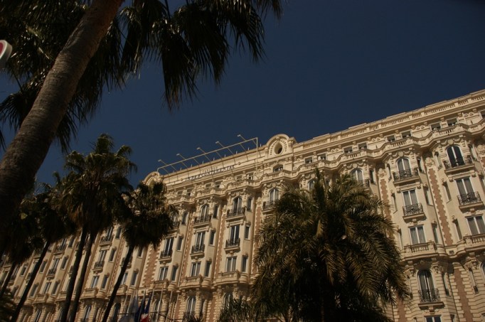 Das Luxushotel Carlton in Cannes (Foto: Hikekarin.com)