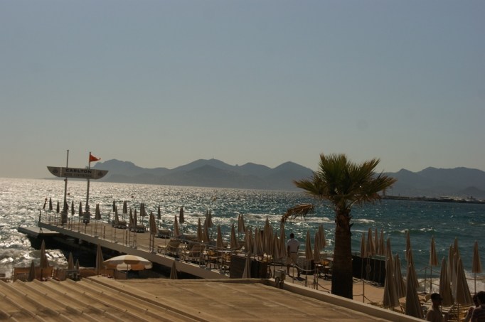 Echt hübsch hier - der Sandstrand von Cannes (Foto: Hikekarin.com)