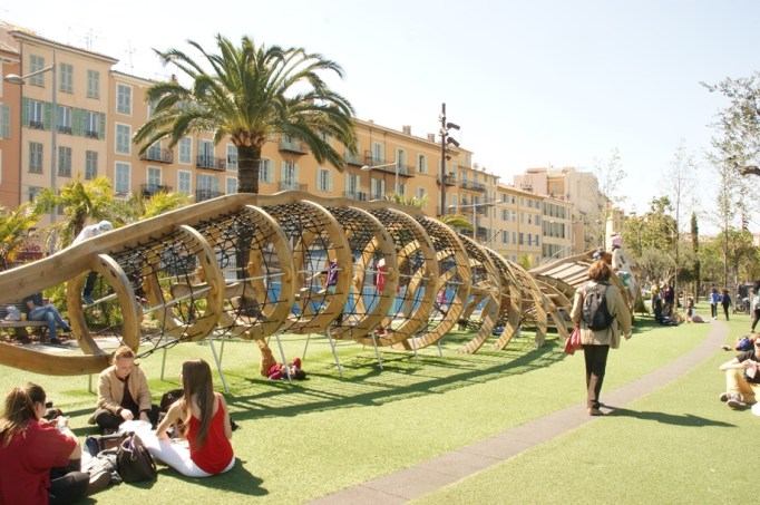 Schönes Freizeitareal an der Promenade (Foto: Hikekarin.com)