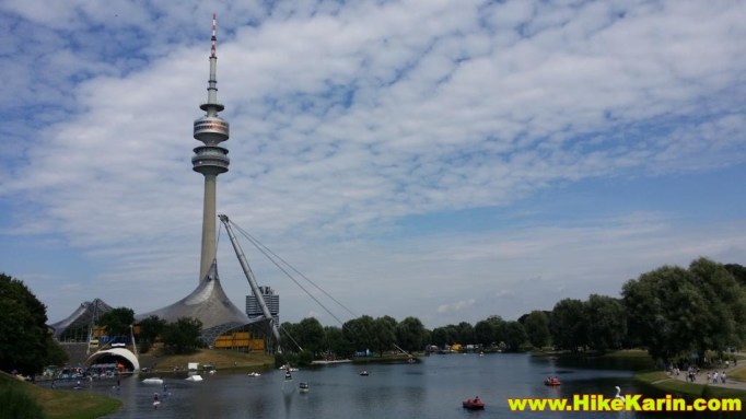 Olympiapark mit Turm und See